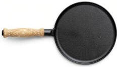 Crepepanden f�s med hhv. 18 cm og 24 cm i diameter som vist p� billedet.