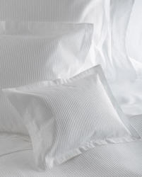 Som en naturlig f�lge af dette, st�r vi til r�dighed med produktion af sengelinned efter Deres krav.
