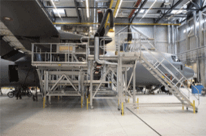 Specialkonstruktioner udf�res efter ordre. Her vises platforme til Hercules C 130 J,