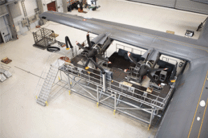 Specialkonstruktioner udf�res efter ordre. Her vises platforme til Hercules C 130 J,