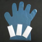 Disposable folded pe gloves in pair
