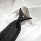 UNIform er slips og t�rkl�der specielt til uniformer - BLACKLINE er en serie i sort polyester specielt til hotel og restaurant.